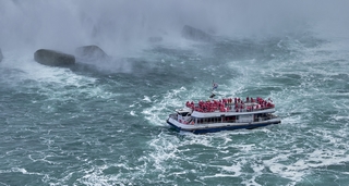 Niagara Falls   <em>(chute canadienne)</em>   |   6  /  11    |